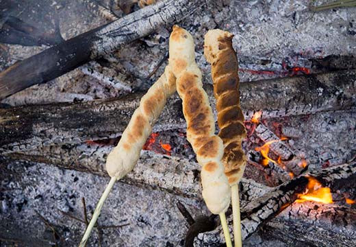 Receta: Pan "Bannock Bread" al fuego en un palo